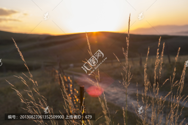 草原落日