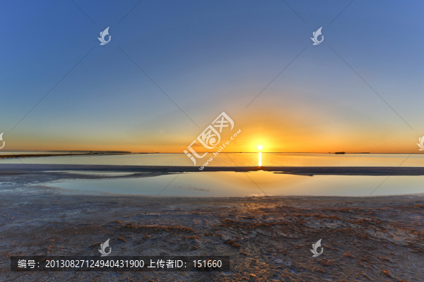 察爾汗鹽湖