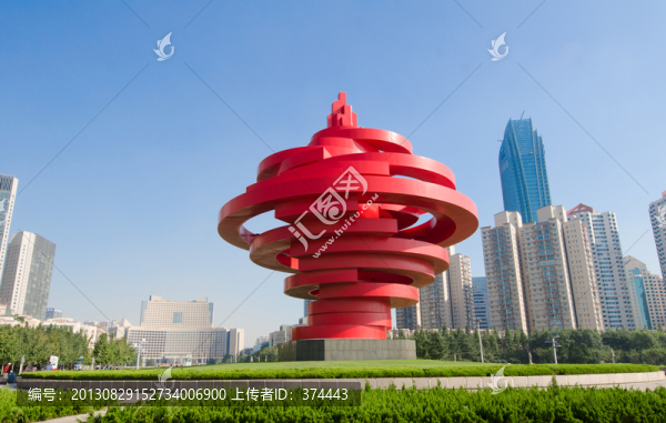 五月風(fēng)雕塑