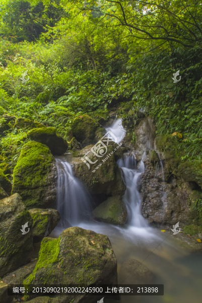 小溪流水