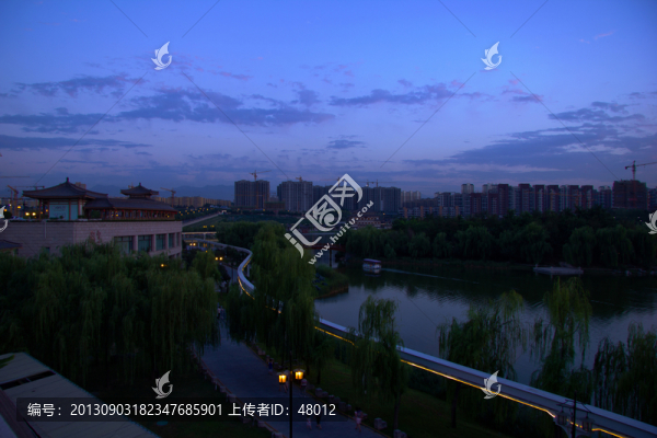 西安曲江南湖公園夜景
