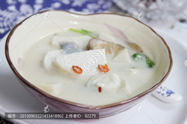 魚頭芋頭湯