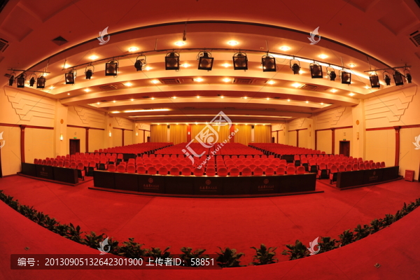 長春華天大酒店會議室全景