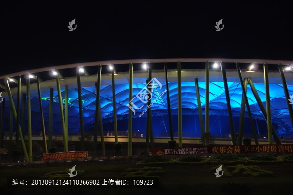 寶安體育館夜景