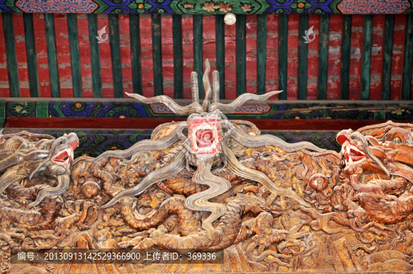 北京戒臺(tái)寺明王殿龍木雕