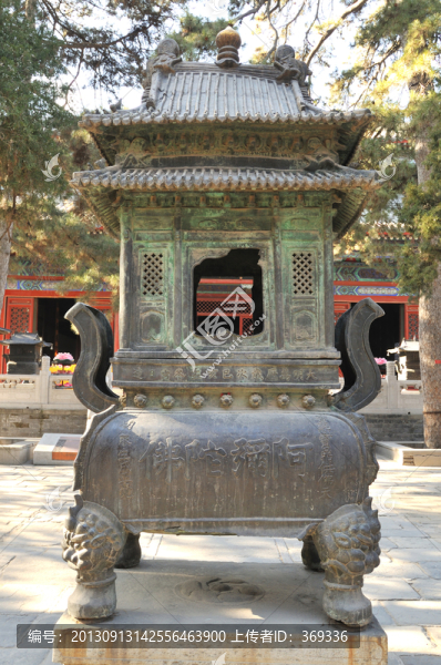 北京戒臺寺選佛場前明代香爐