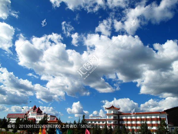 建筑,藍(lán)天白云