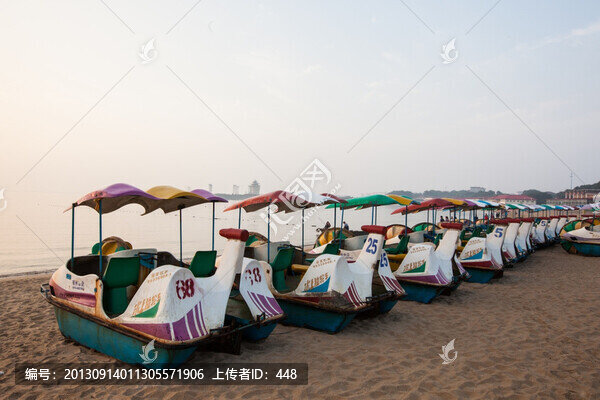 海上腳踏船