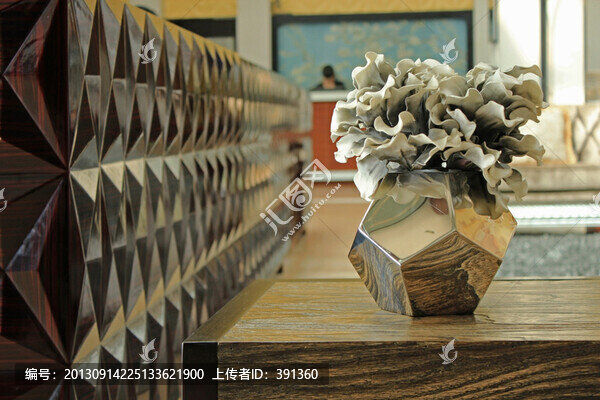 時(shí)尚歐式抽象花瓶