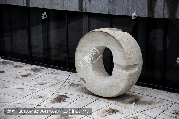 美國耶魯大學(xué)校園雕塑