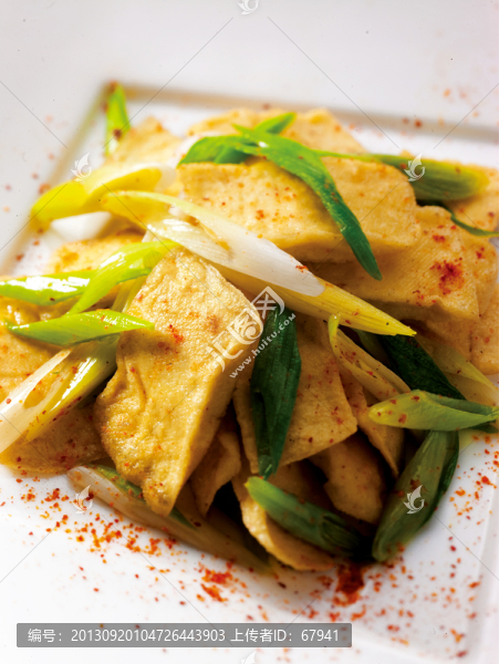 蒜苗炒石屏豆腐