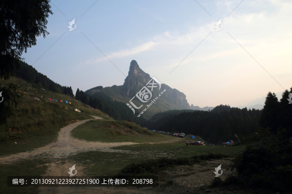 風(fēng)吹嶺草原露營地