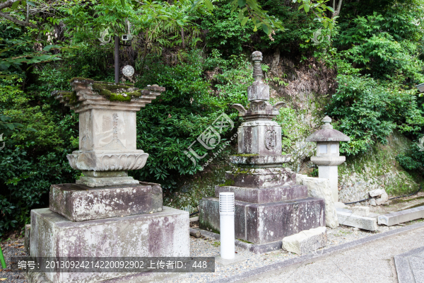 清水寺塔林