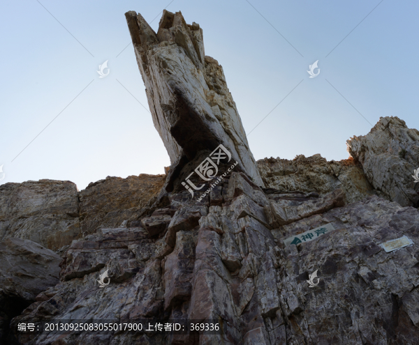 長(zhǎng)島九丈崖景區(qū)神斧象形石