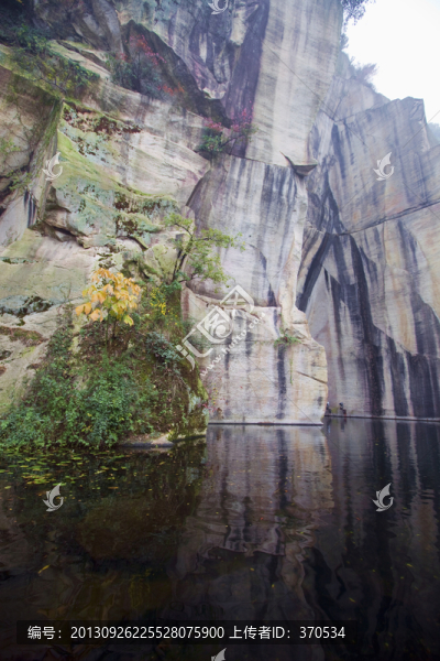 紹興東湖,箬簣山麓