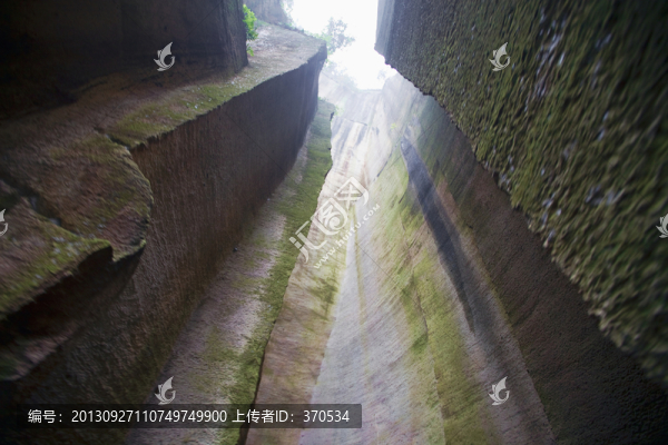 紹興東湖,箬簣山麓