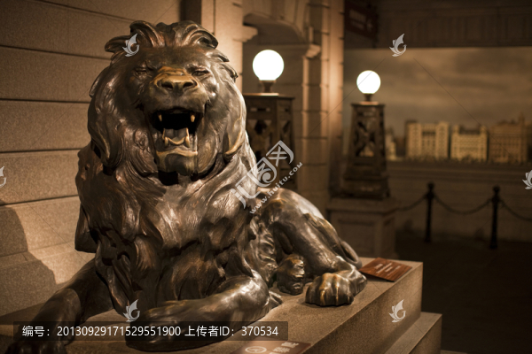 上海歷史發(fā)展陳列館,雕塑