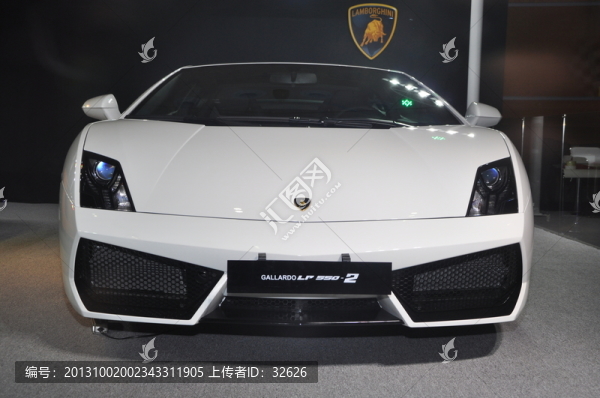轎車