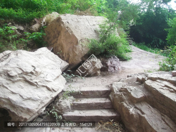 山間小路