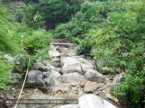 山間河道