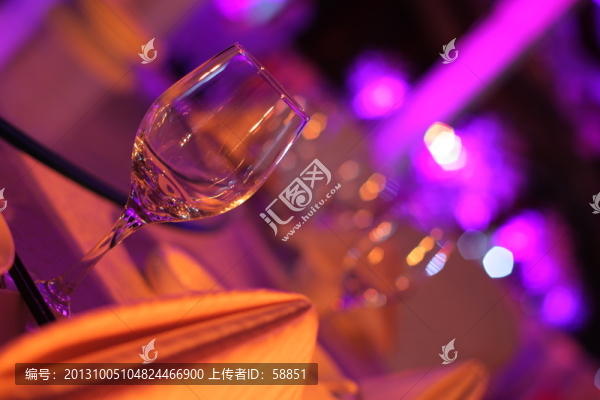高腳杯