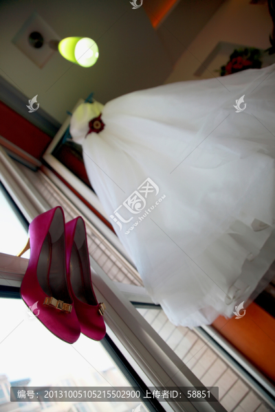 婚禮服飾