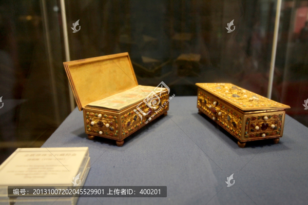 故宮珍寶館的金線珍珠寶石藏經(jīng)盒