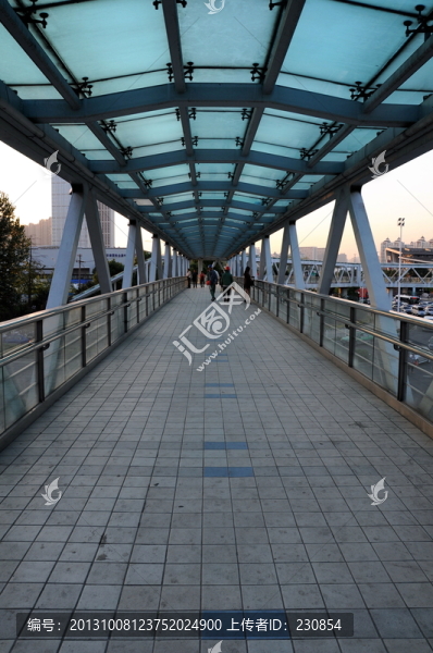 人行通道,人行天橋