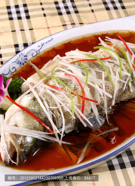 清蒸鱸魚(yú)