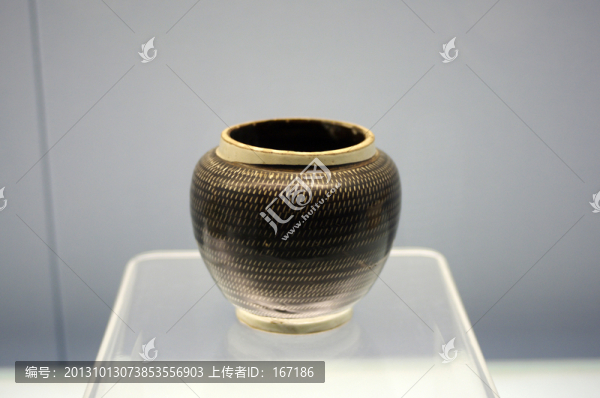 當(dāng)陽峪窯黑釉劃花罐
