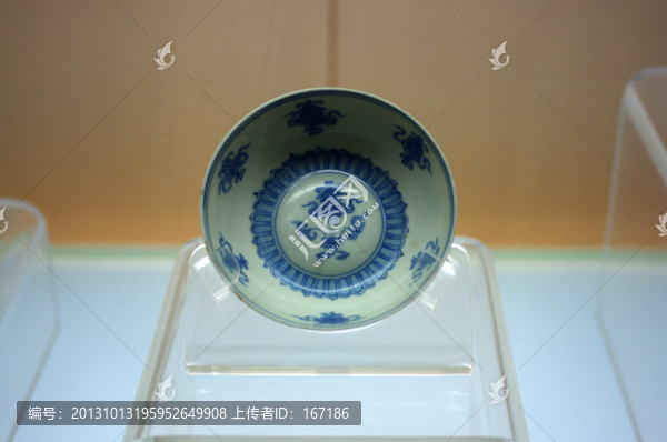 景德鎮(zhèn)窯青花八吉祥紋碗