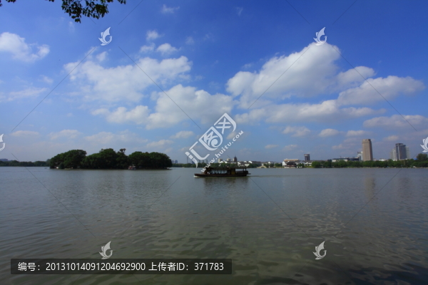 南湖行船