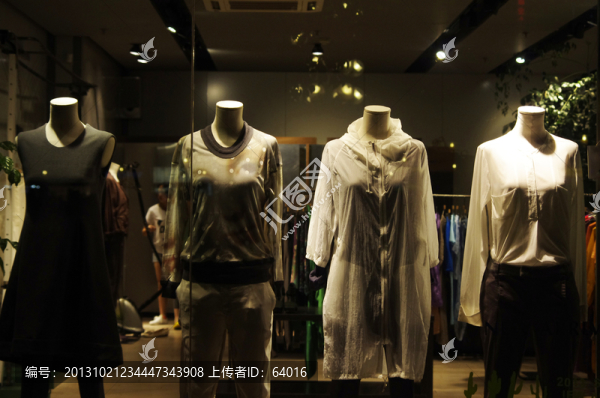 服裝店店面設(shè)計(jì)