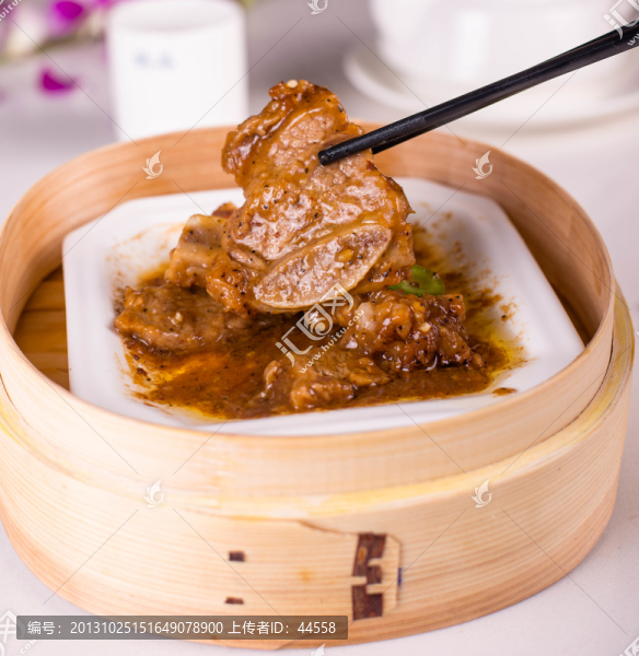 黑椒牛仔骨