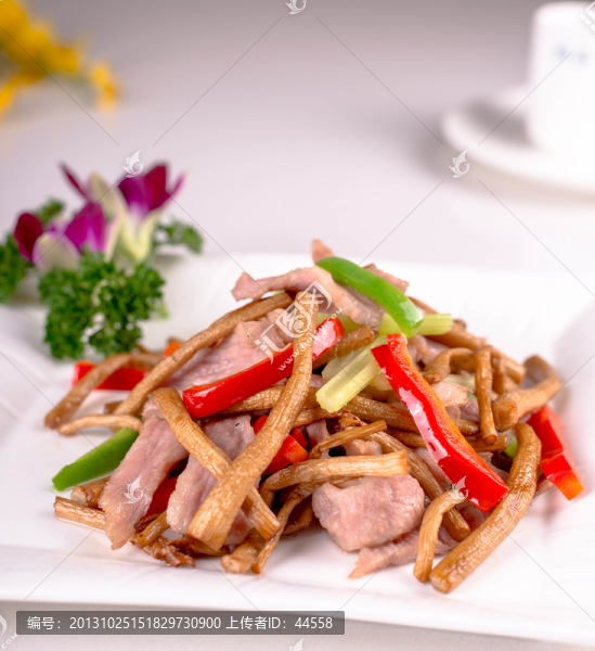茶樹菇炒爽肉