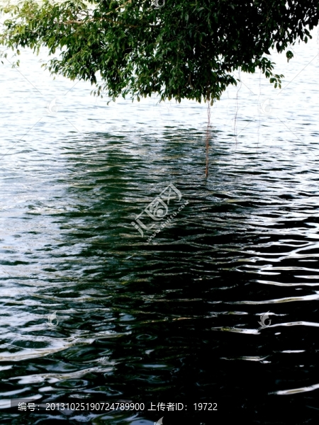 湖水