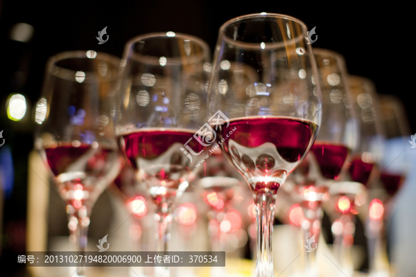 高腳杯,酒杯,時(shí)尚餐飲,玻璃杯