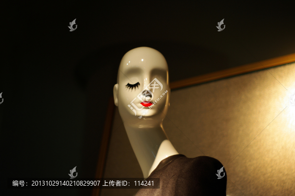 櫥窗里的服裝模特