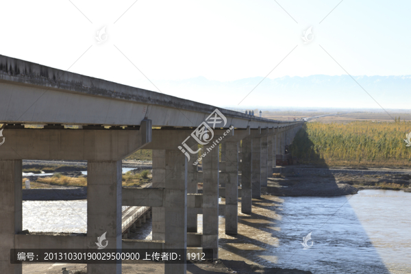 鞏乃斯河大橋