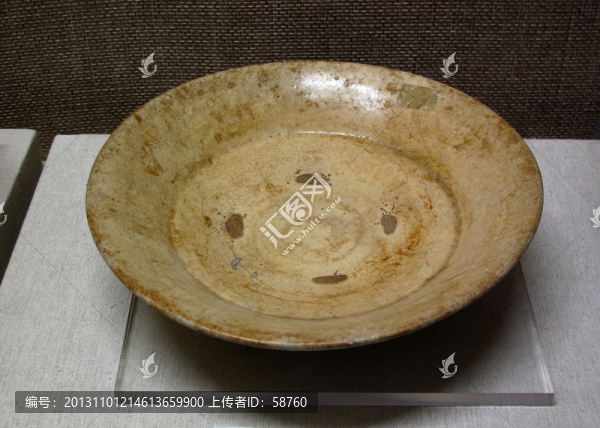 牙黃釉折腰碗