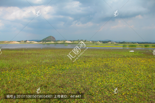 草原河湖