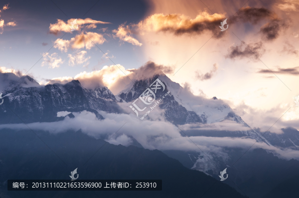 夕照梅里雪山