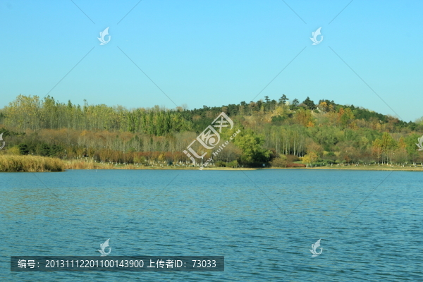 湖水遠山,,,大山,,水塘