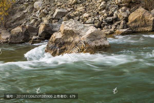 邊疆的溪流