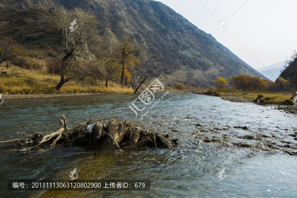一江秋水