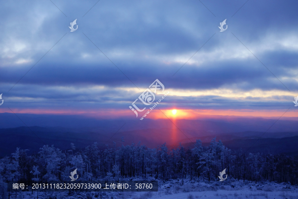 雪嶺日落