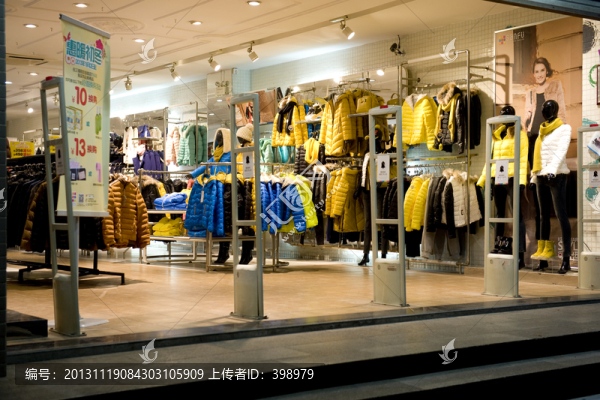 服裝專賣店櫥窗