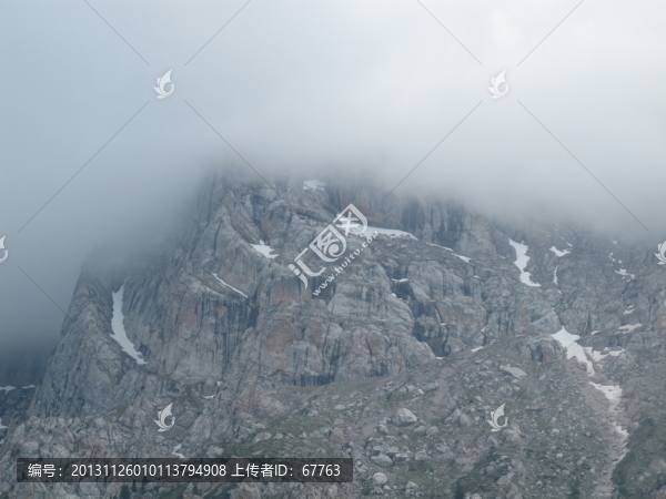 云霧白石峰