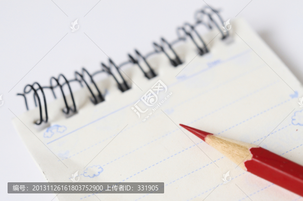 彩色鋼筆和記事本