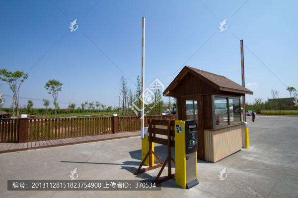 崇明東灘濕地公園,藍(lán)天,道路